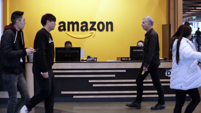 Read more about the article Amazon employees will be required to work from the office at least three days a week starting next week